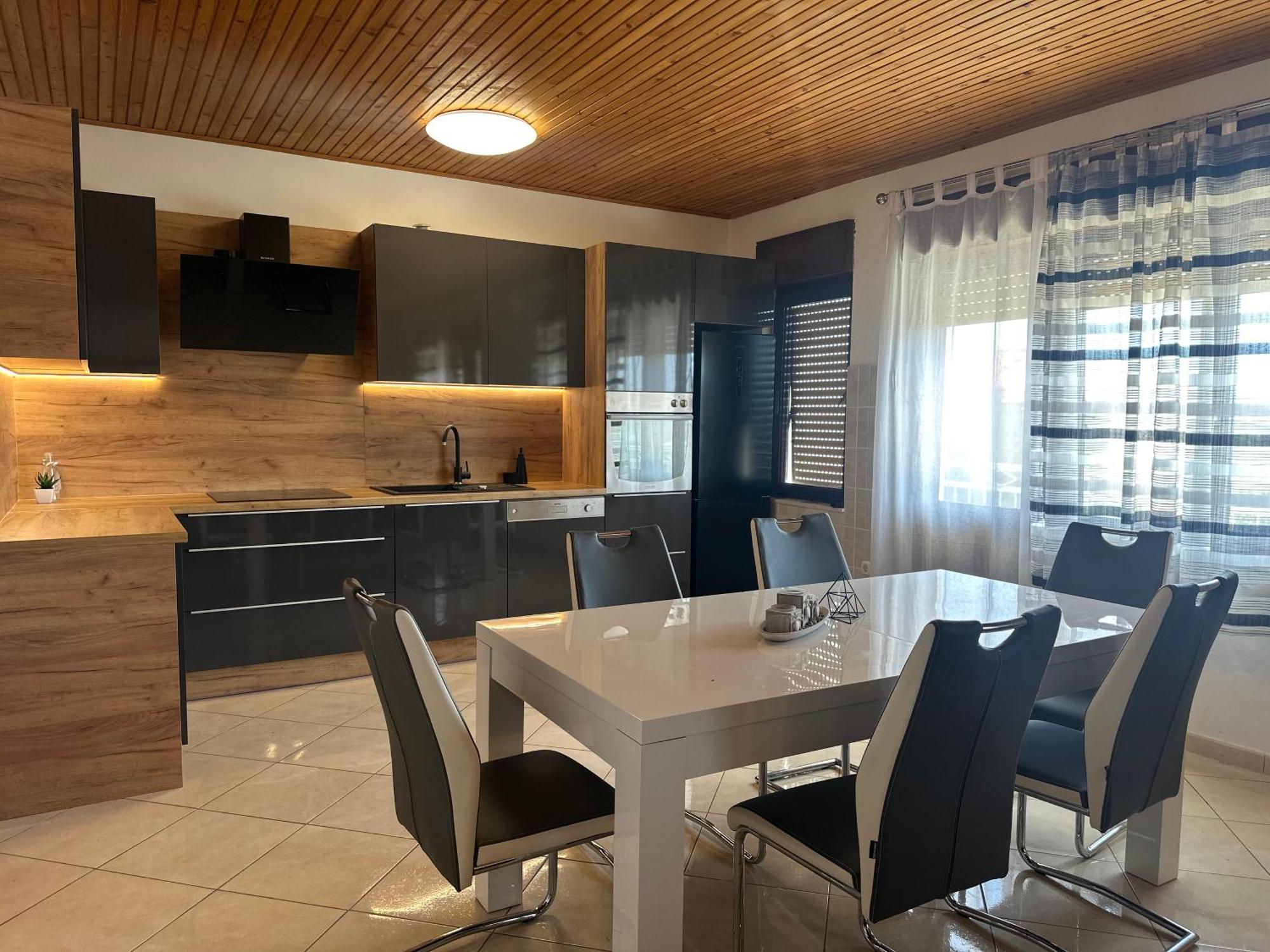 Salona Split Apartment ภายนอก รูปภาพ